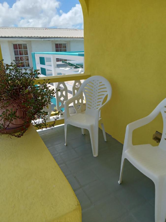 Michand Guest Apartments- Cozy One Or Two Bedroom- 5 Walk Minutes From Airport 10 Mins Drive To Oistins Or Beach Крайст-Черч Екстер'єр фото