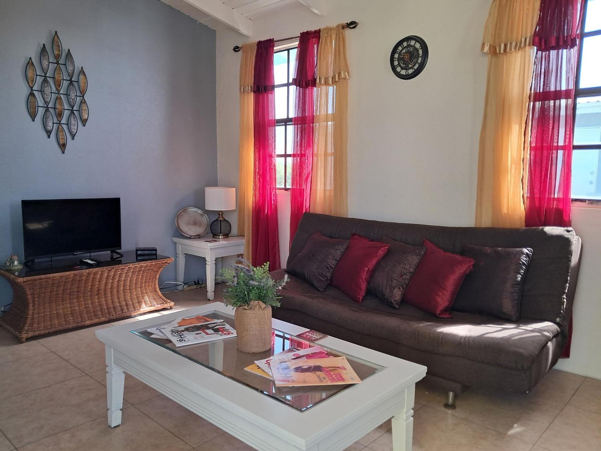 Michand Guest Apartments- Cozy One Or Two Bedroom- 5 Walk Minutes From Airport 10 Mins Drive To Oistins Or Beach Крайст-Черч Екстер'єр фото